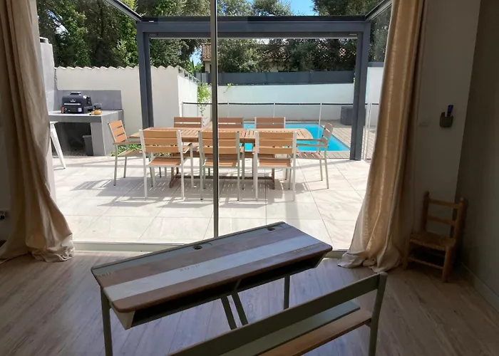 Plein Sud, Clim Et Piscine, 6 A 8 Personnes * Boisseron