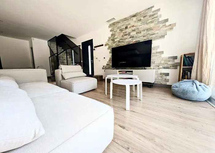 Plein Sud, Clim Et Piscine, 6 A 8 Personnes * Boisseron